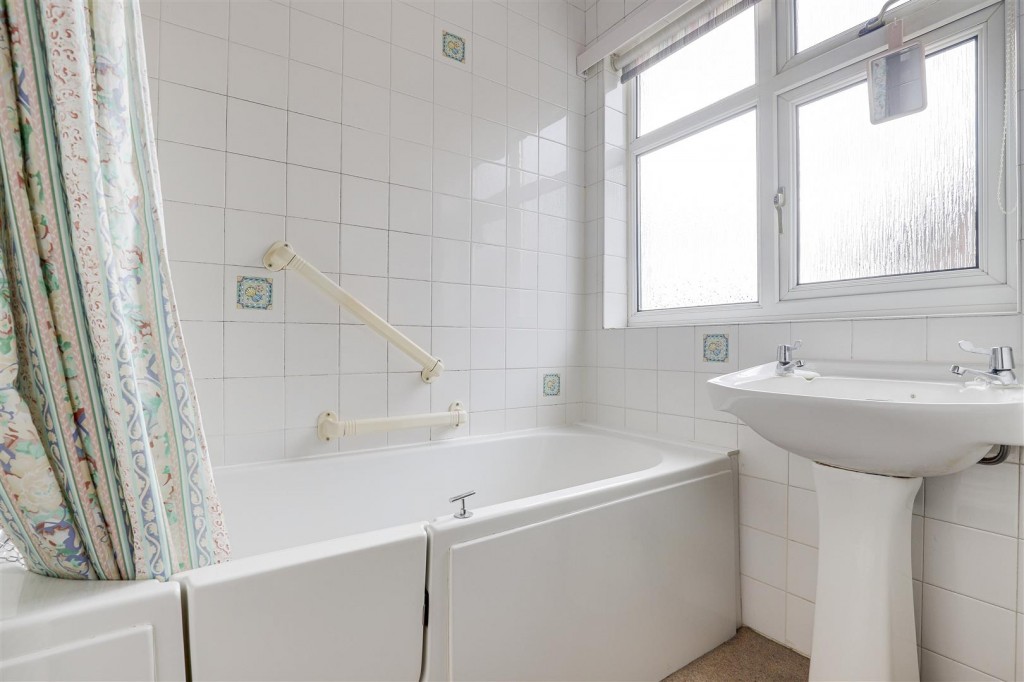 Wadham Road, Woodthorpe, Nottinghamshire, NG5 4JB