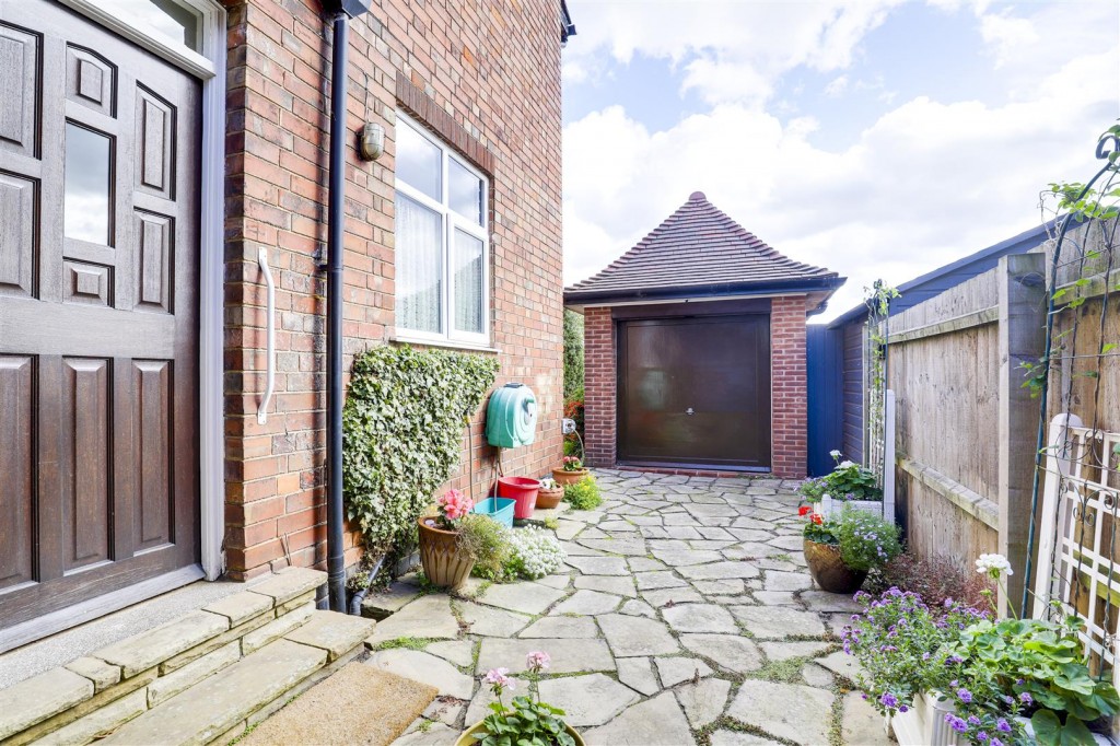 Wadham Road, Woodthorpe, Nottinghamshire, NG5 4JB