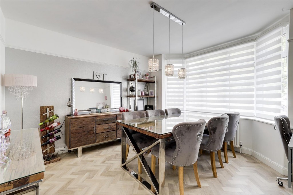 Onchan Drive, Carlton, Nottinghamshire, NG4 1DB