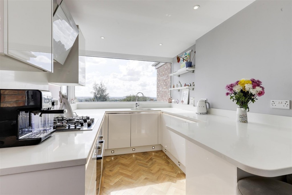 Onchan Drive, Carlton, Nottinghamshire, NG4 1DB