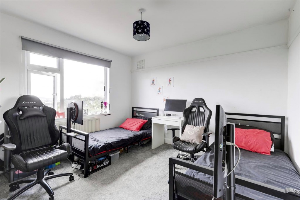 Onchan Drive, Carlton, Nottinghamshire, NG4 1DB