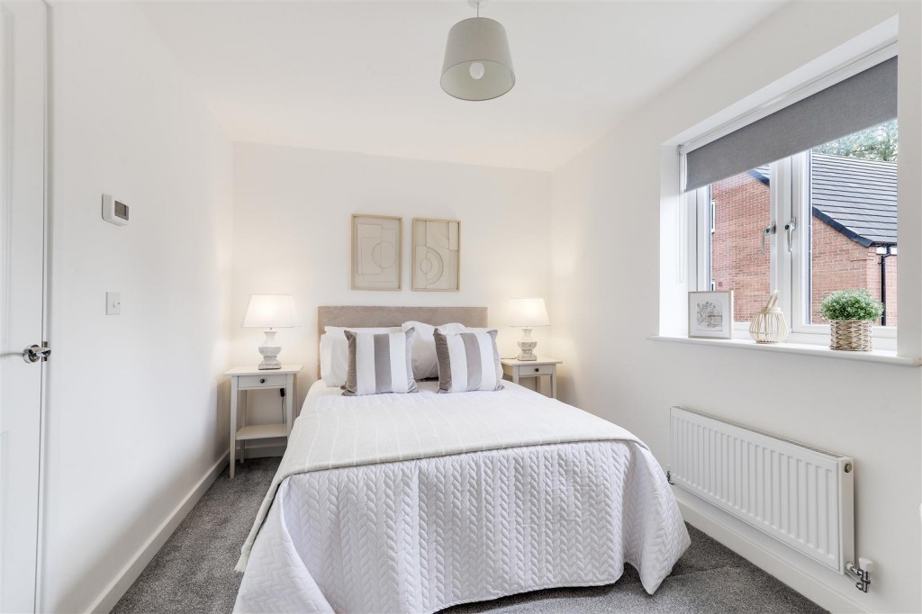 Mansfield Road, Redhill, Nottinghamshire, NG5 8JX