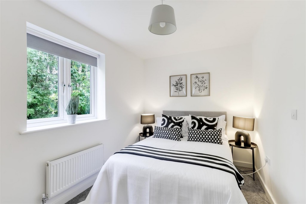 Mansfield Road, Redhill, Nottinghamshire, NG5 8JX