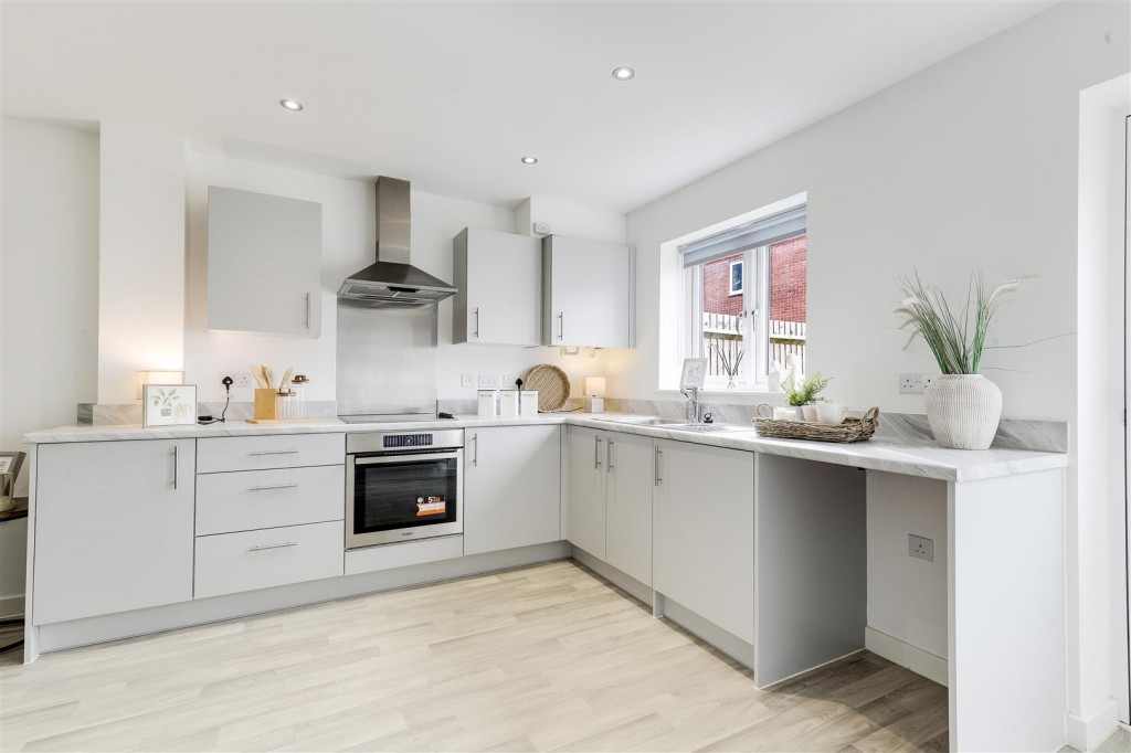 Mansfield Road, Redhill, Nottinghamshire, NG5 8JX