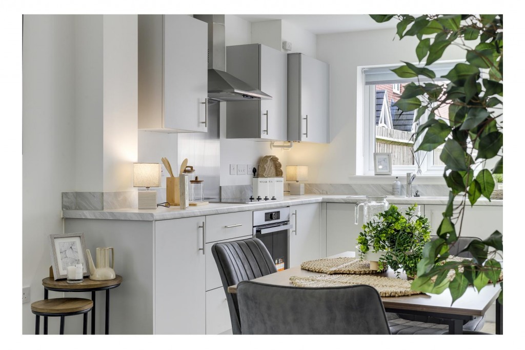 Mansfield Road, Redhill, Nottinghamshire, NG5 8JX