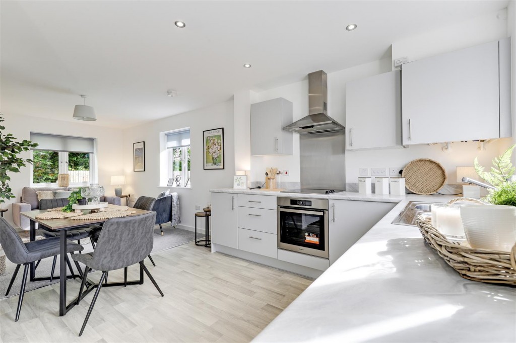 Mansfield Road, Redhill, Nottinghamshire, NG5 8JX