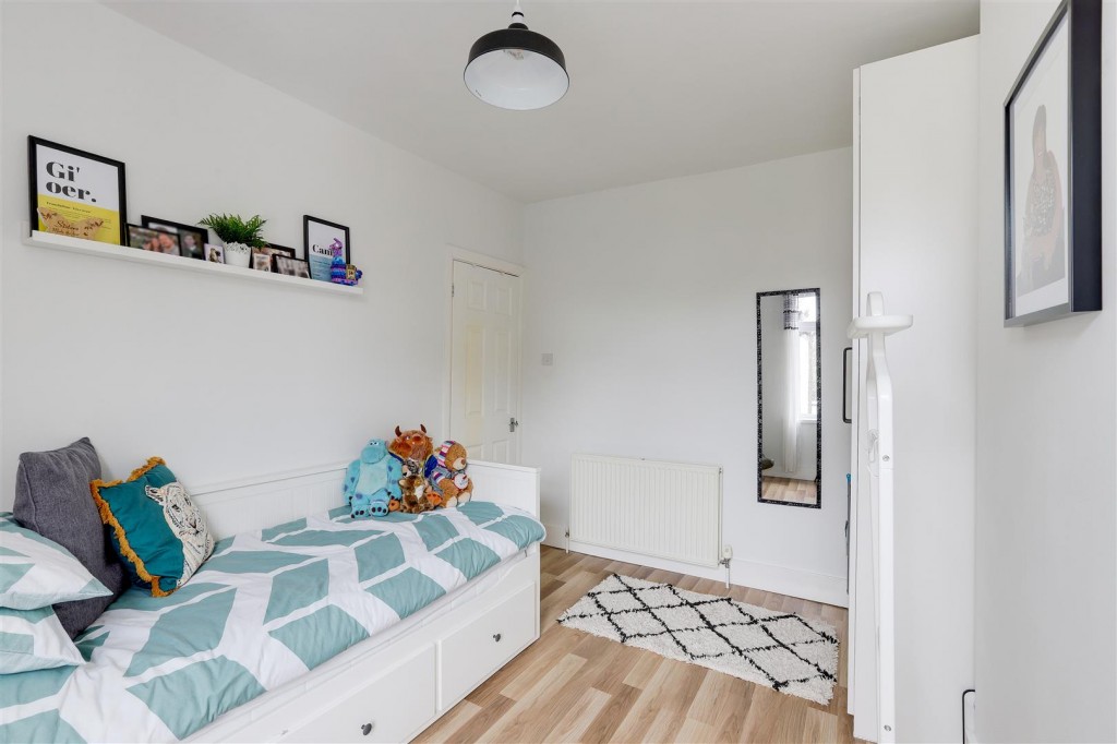 Mayfield Road, Carlton, Nottinghamshire, NG4 1JP