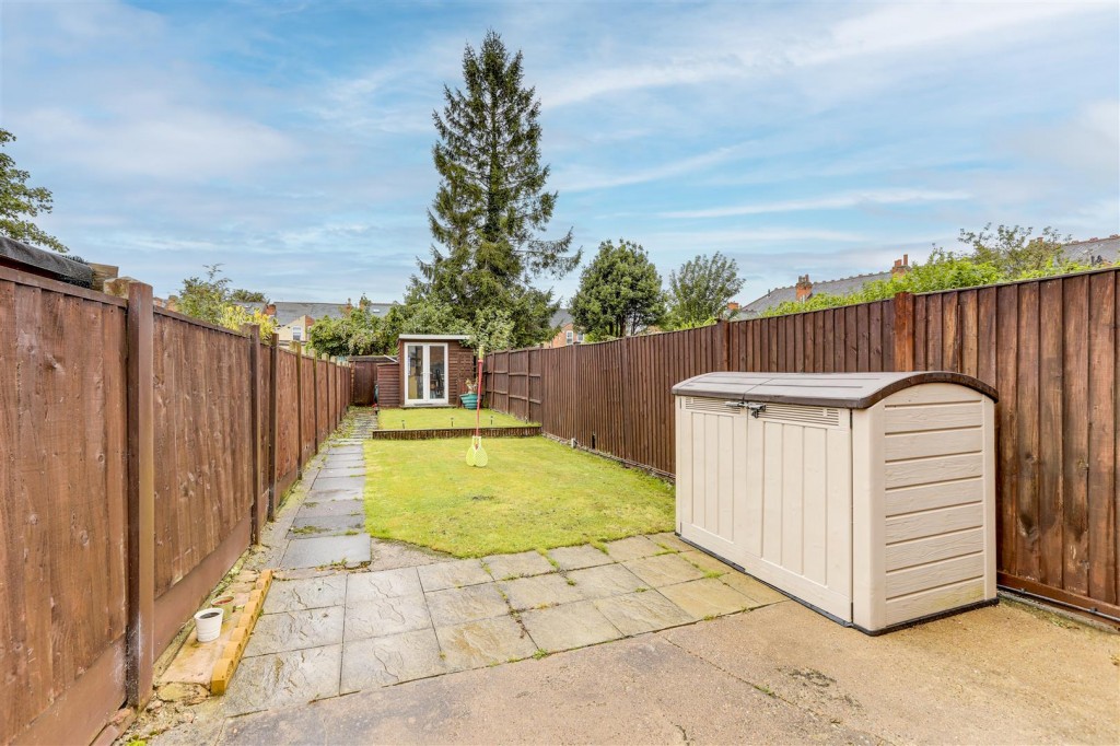 Mayfield Road, Carlton, Nottinghamshire, NG4 1JP