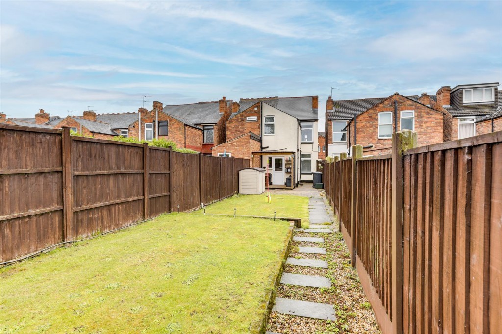 Mayfield Road, Carlton, Nottinghamshire, NG4 1JP