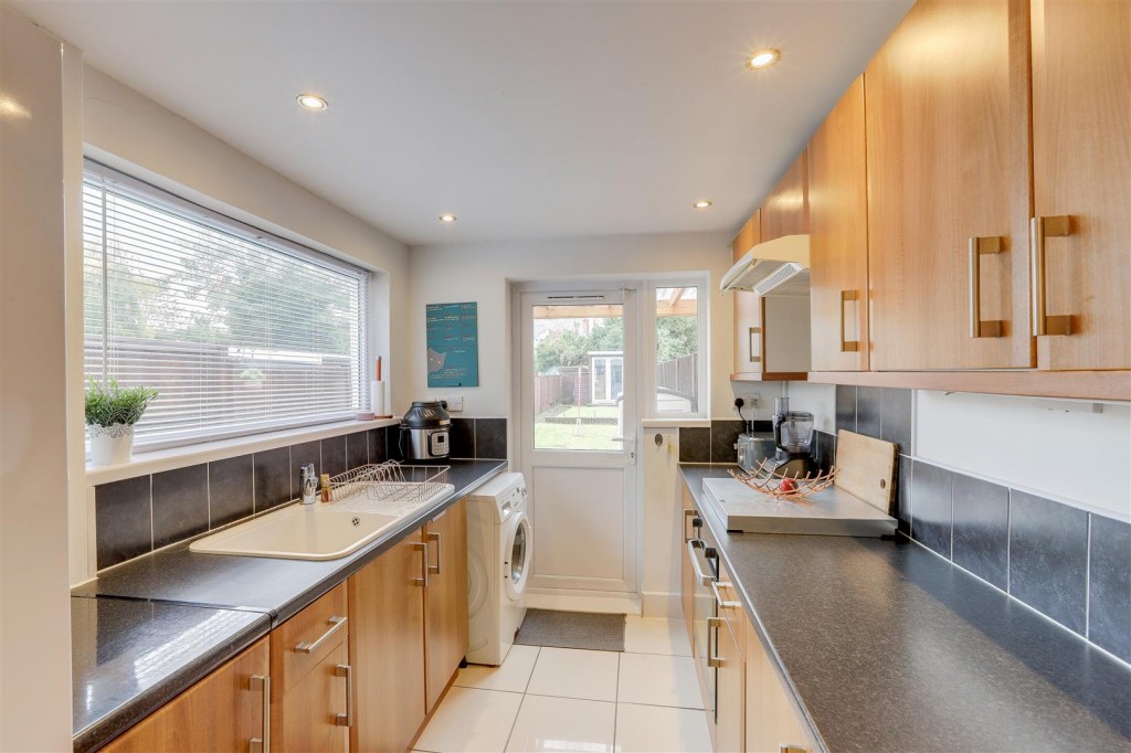 Mayfield Road, Carlton, Nottinghamshire, NG4 1JP