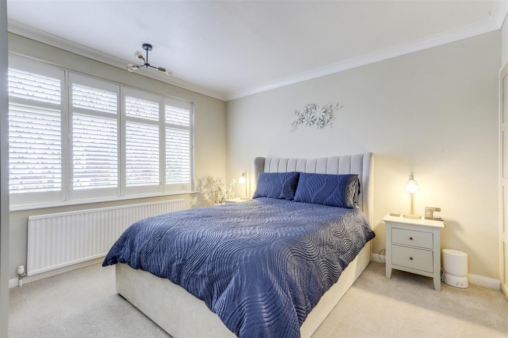 Longridge Road, Woodthorpe, Nottingham NG5 4LX