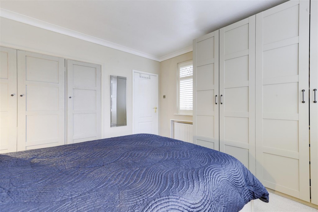 Longridge Road, Woodthorpe, Nottingham NG5 4LX