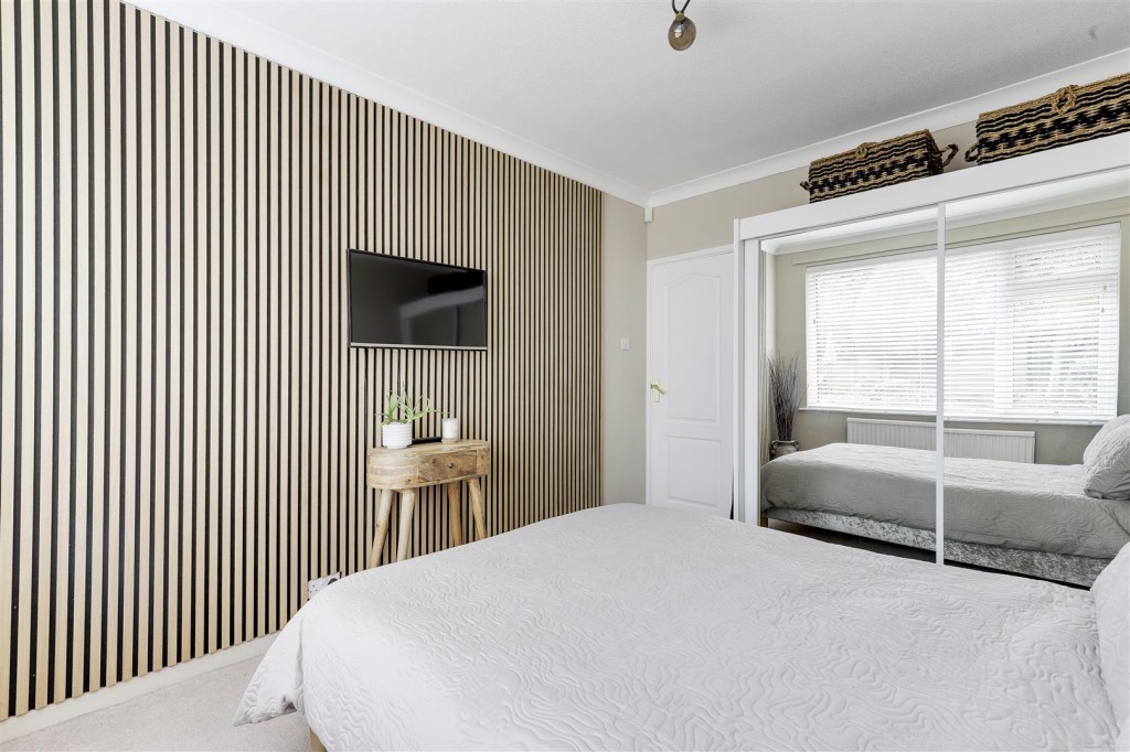 Longridge Road, Woodthorpe, Nottingham NG5 4LX