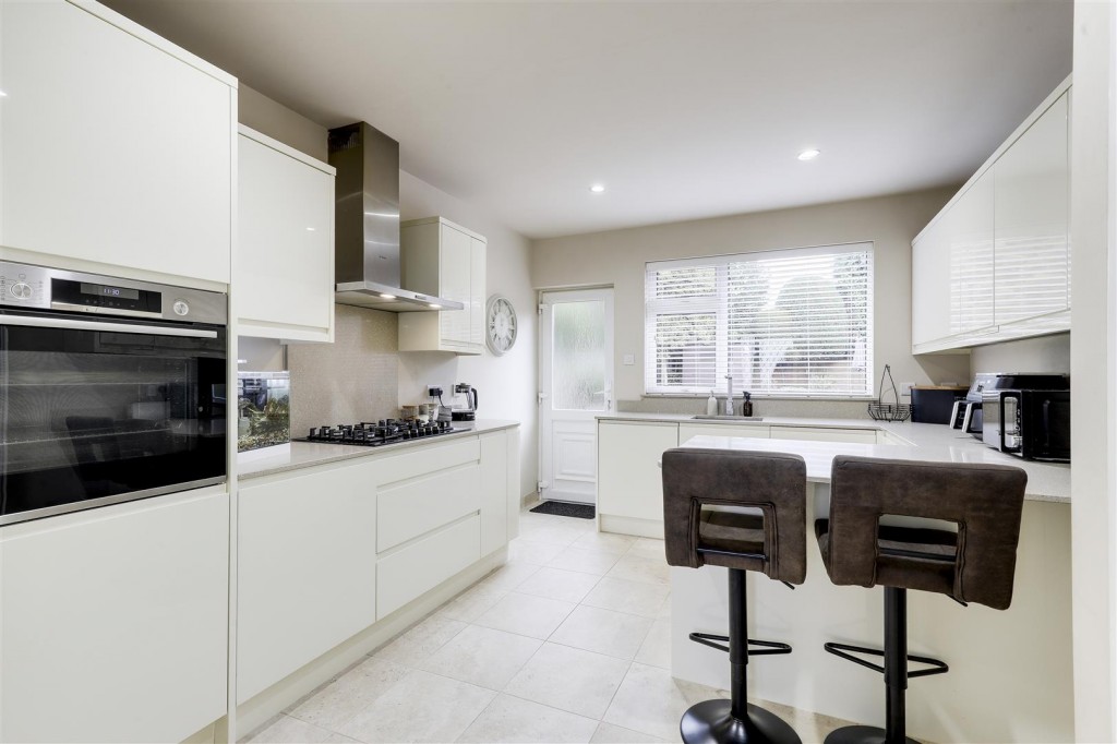 Longridge Road, Woodthorpe, Nottingham NG5 4LX