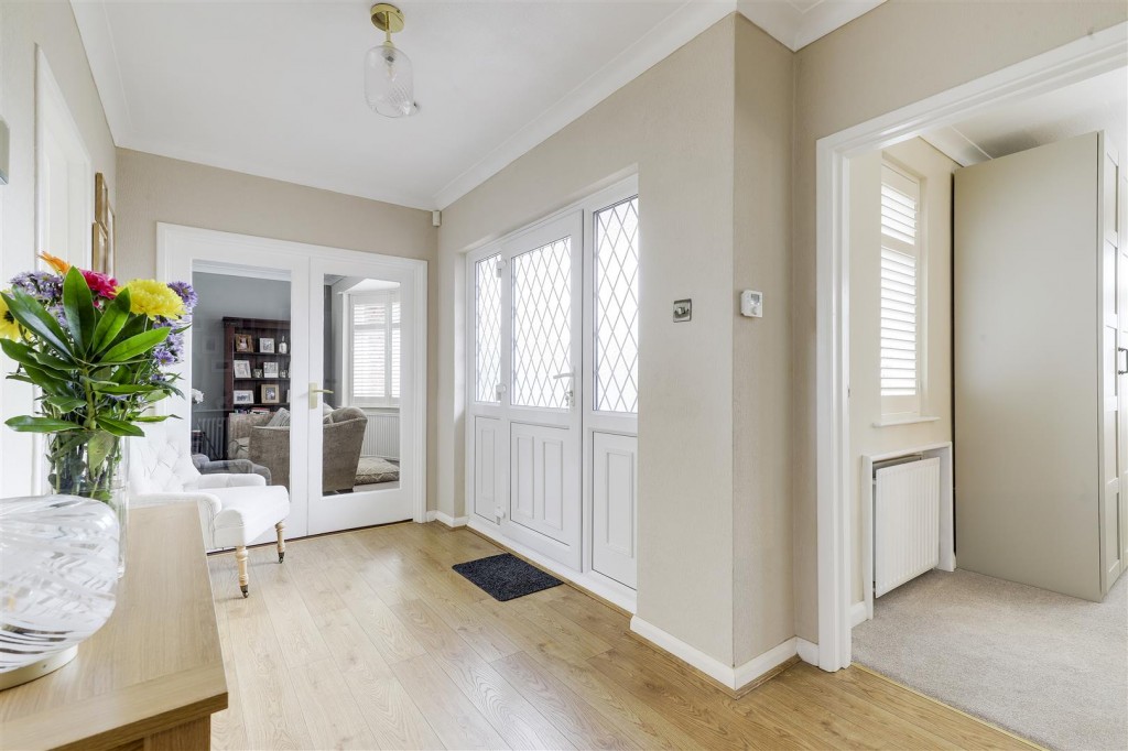 Longridge Road, Woodthorpe, Nottingham NG5 4LX