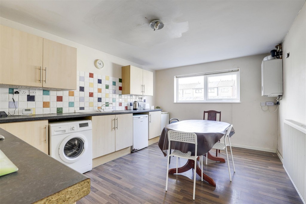 Cleveland Close, Radford, Nottinghamshire, NG7 3BU