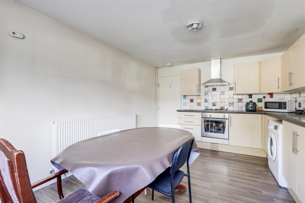 Cleveland Close, Radford, Nottinghamshire, NG7 3BU