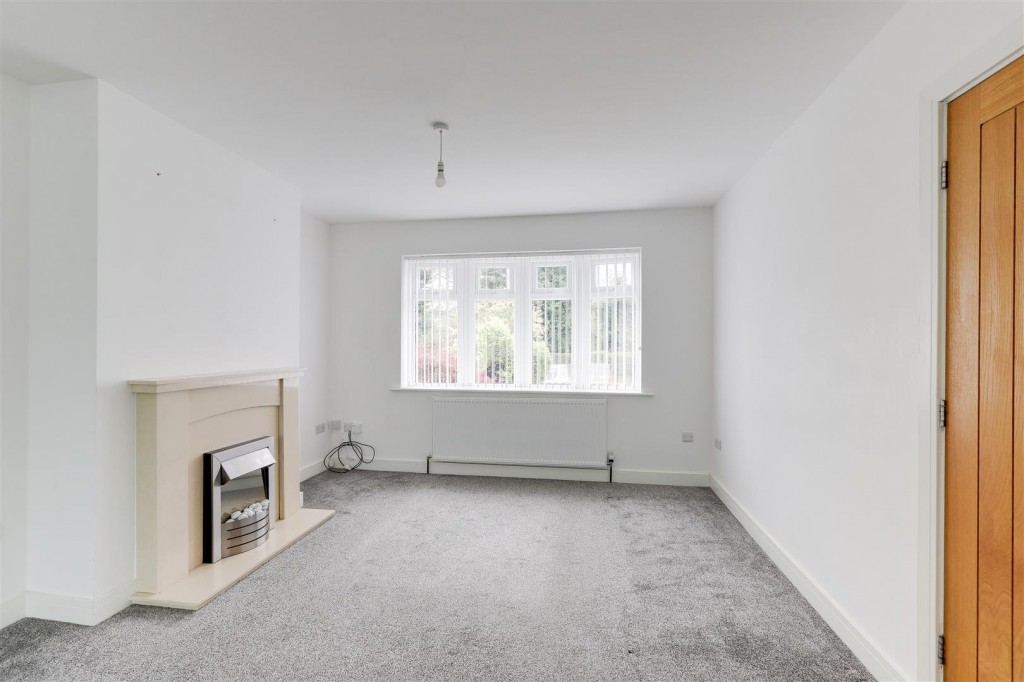 Papplewick Lane, Hucknall, Nottinghamshire, NG15 8EJ