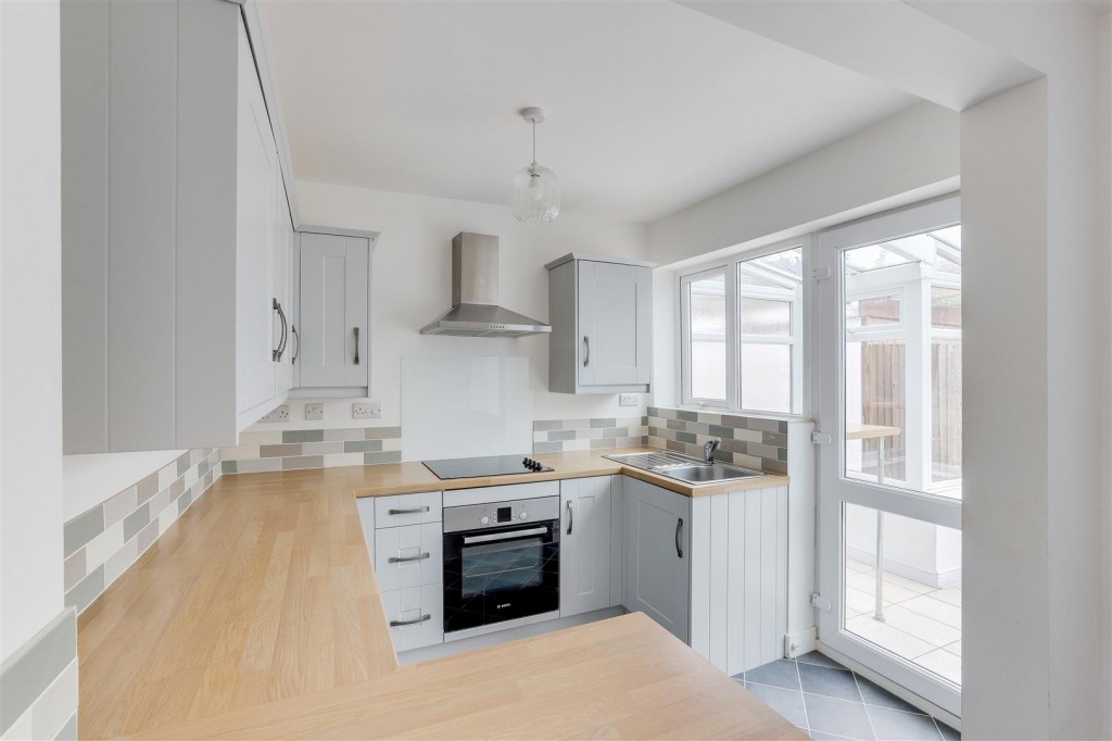 Papplewick Lane, Hucknall, Nottinghamshire, NG15 8EJ