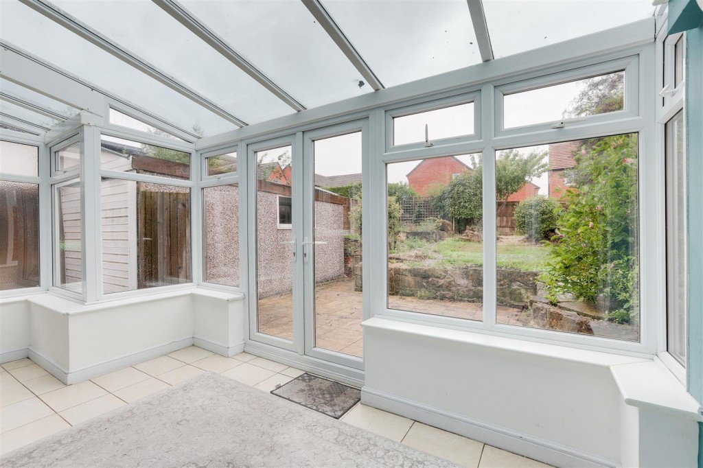 Papplewick Lane, Hucknall, Nottinghamshire, NG15 8EJ