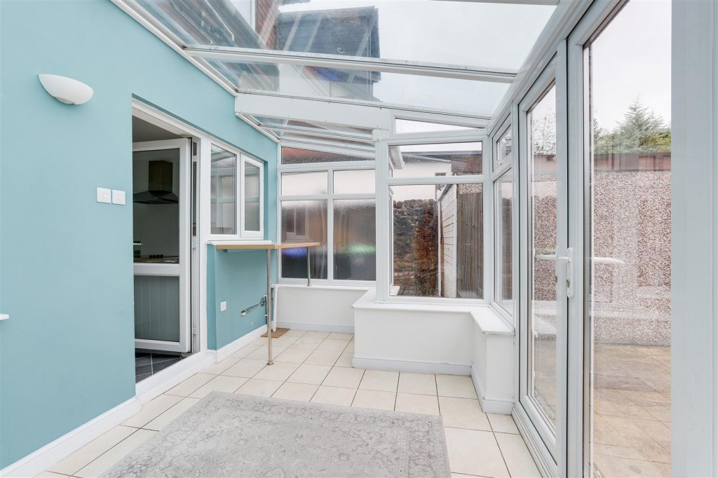 Papplewick Lane, Hucknall, Nottinghamshire, NG15 8EJ