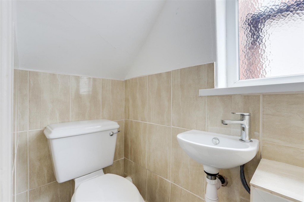 Papplewick Lane, Hucknall, Nottinghamshire, NG15 8EJ