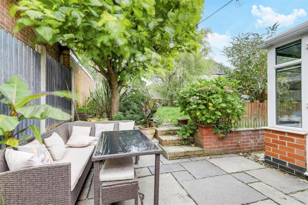 Rockside Gardens, Hucknall, Nottinghamshire, NG15 6PG