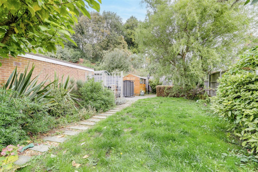 Rockside Gardens, Hucknall, Nottinghamshire, NG15 6PG