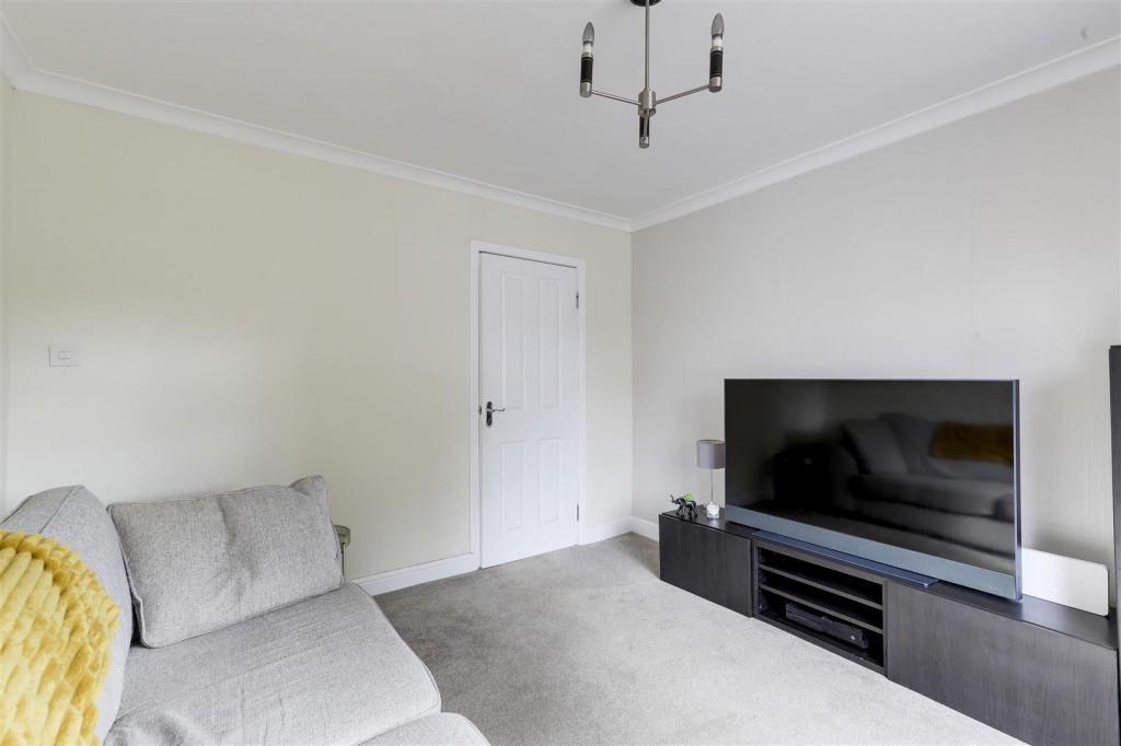 Rockside Gardens, Hucknall, Nottinghamshire, NG15 6PG