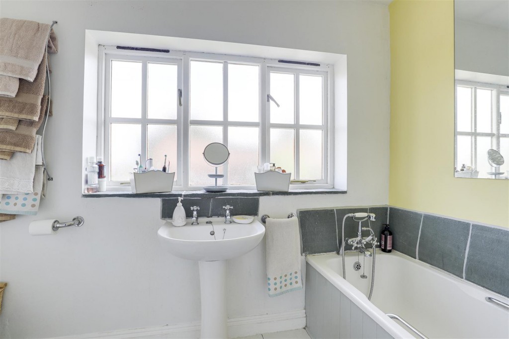 Broom Road, Calverton, Nottinghamshire, NG14 6HA