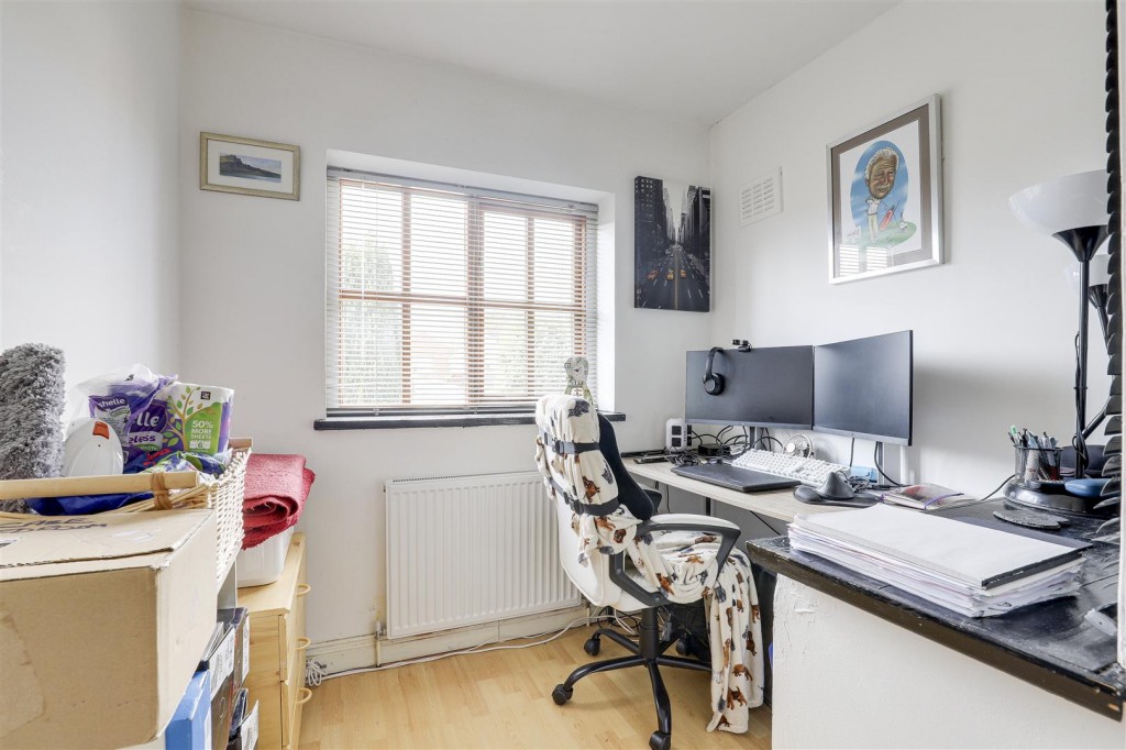 Broom Road, Calverton, Nottinghamshire, NG14 6HA