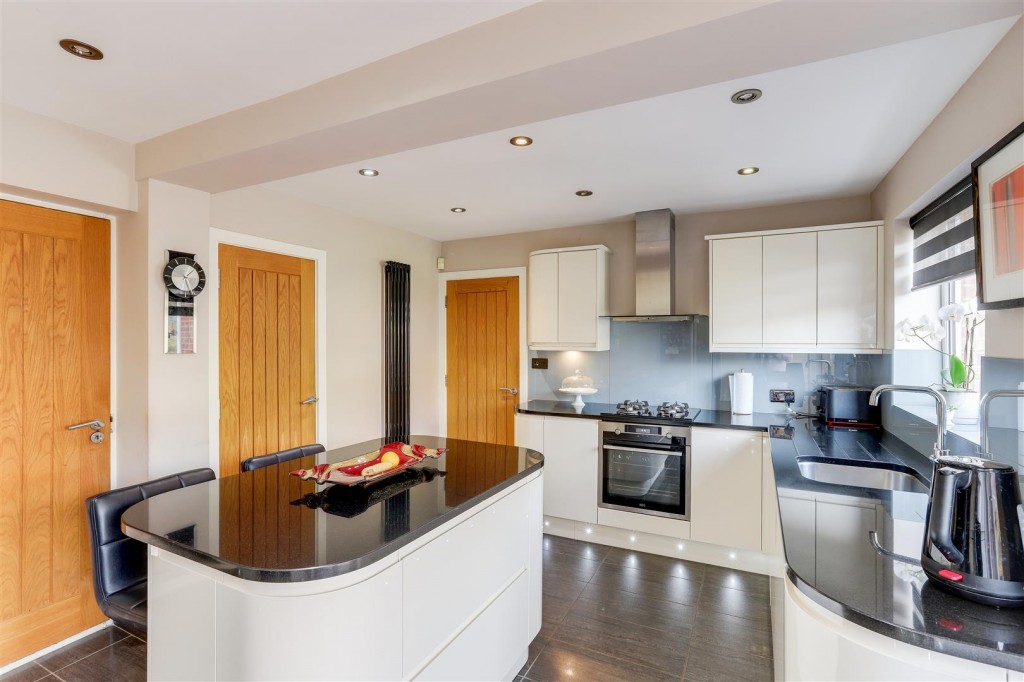 Fearnleigh Drive, Basford, Nottinghamshire, NG6 0JH