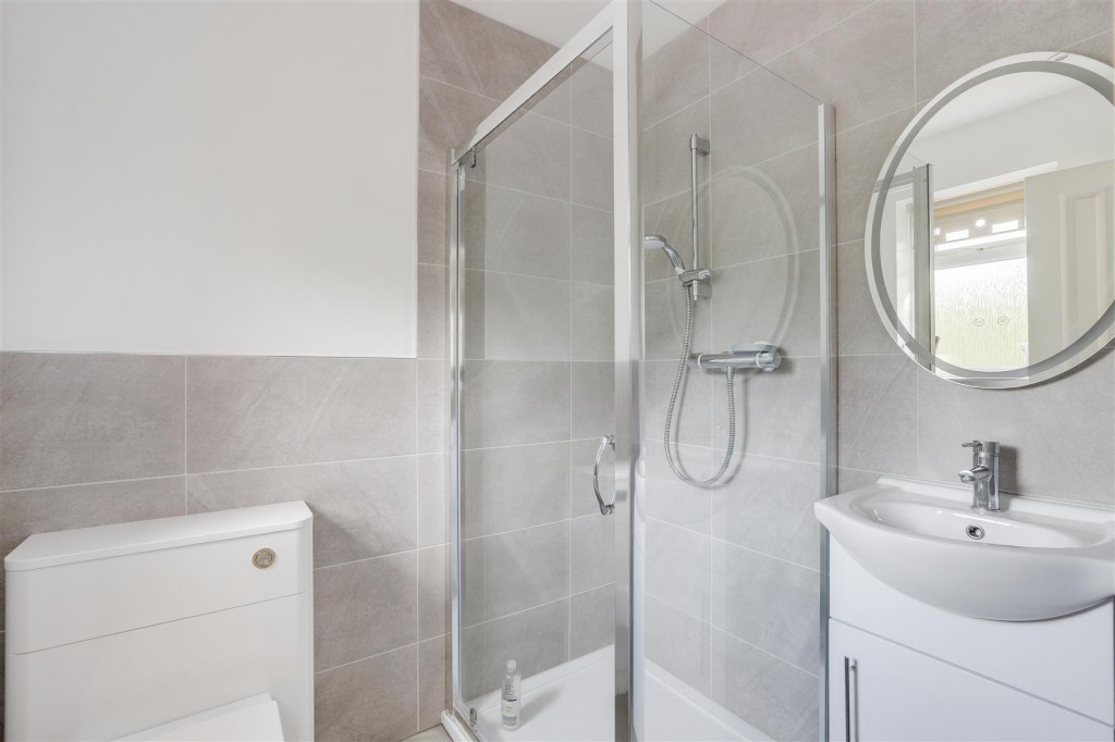 Fearnleigh Drive, Basford, Nottinghamshire, NG6 0JH