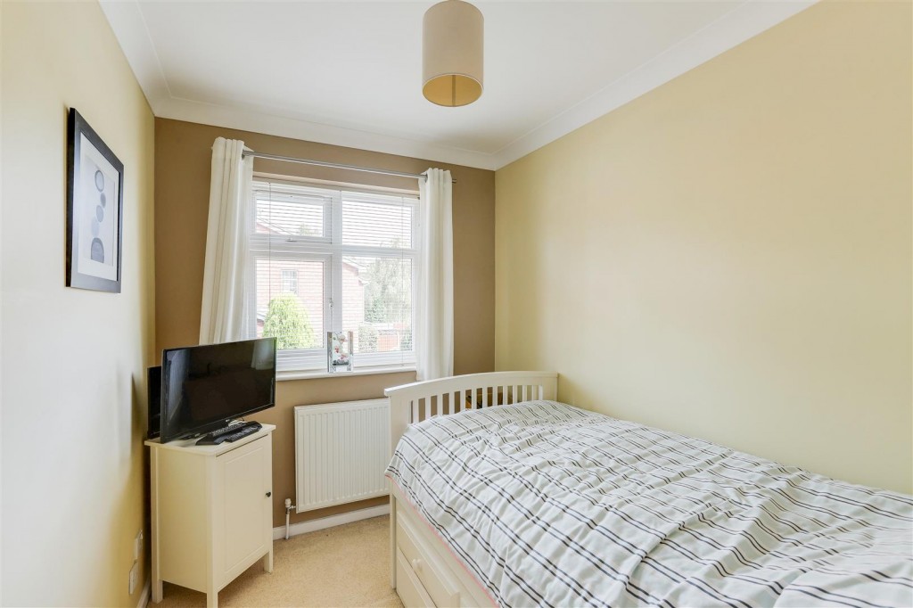 Fearnleigh Drive, Basford, Nottinghamshire, NG6 0JH