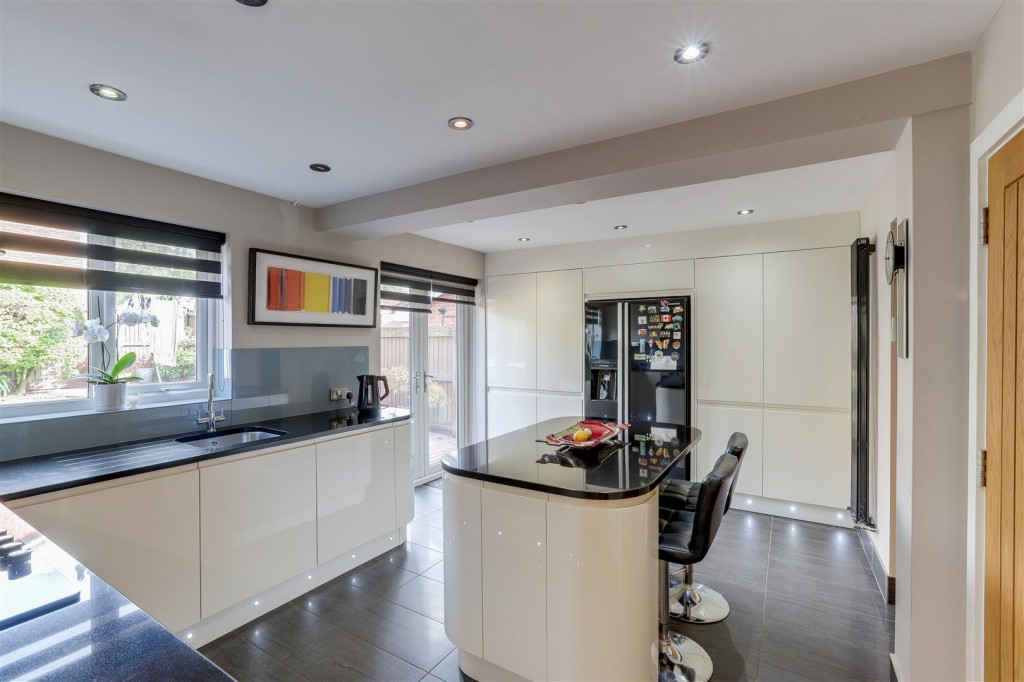 Fearnleigh Drive, Basford, Nottinghamshire, NG6 0JH