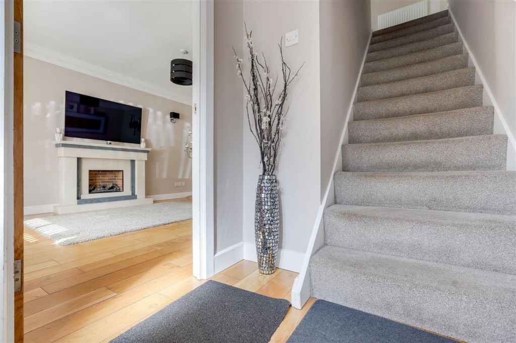 Fearnleigh Drive, Basford, Nottinghamshire, NG6 0JH