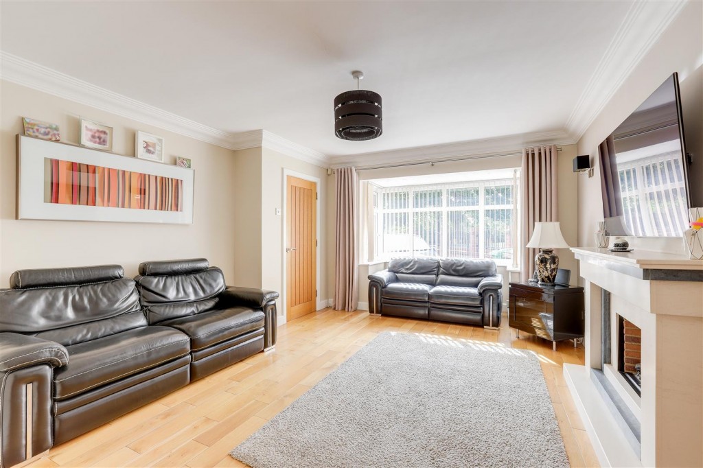 Fearnleigh Drive, Basford, Nottinghamshire, NG6 0JH