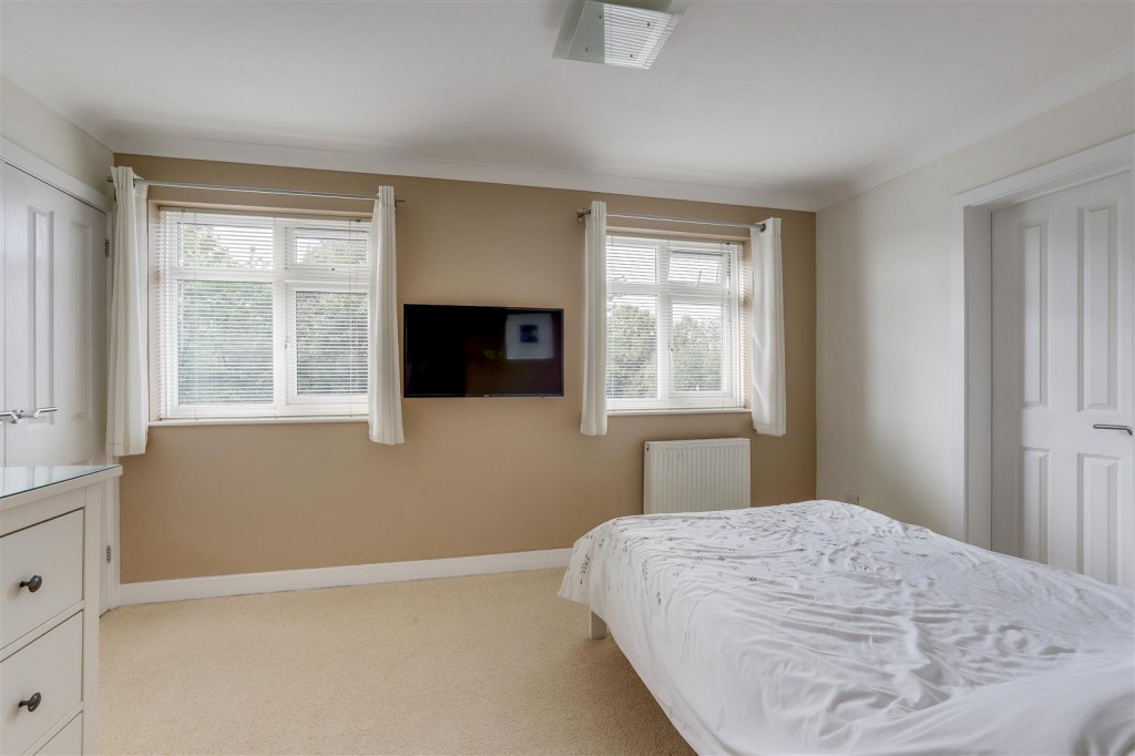 Fearnleigh Drive, Basford, Nottinghamshire, NG6 0JH