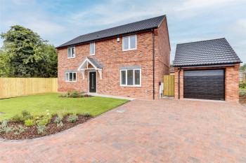 Meadowcroft Gardens, Hucknall, Nottingham