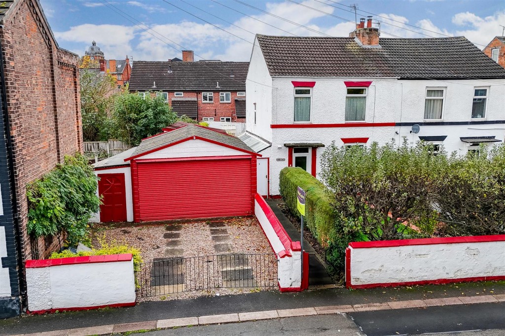 East Street, Long Eaton, DerbyshIre, NG10 2DH