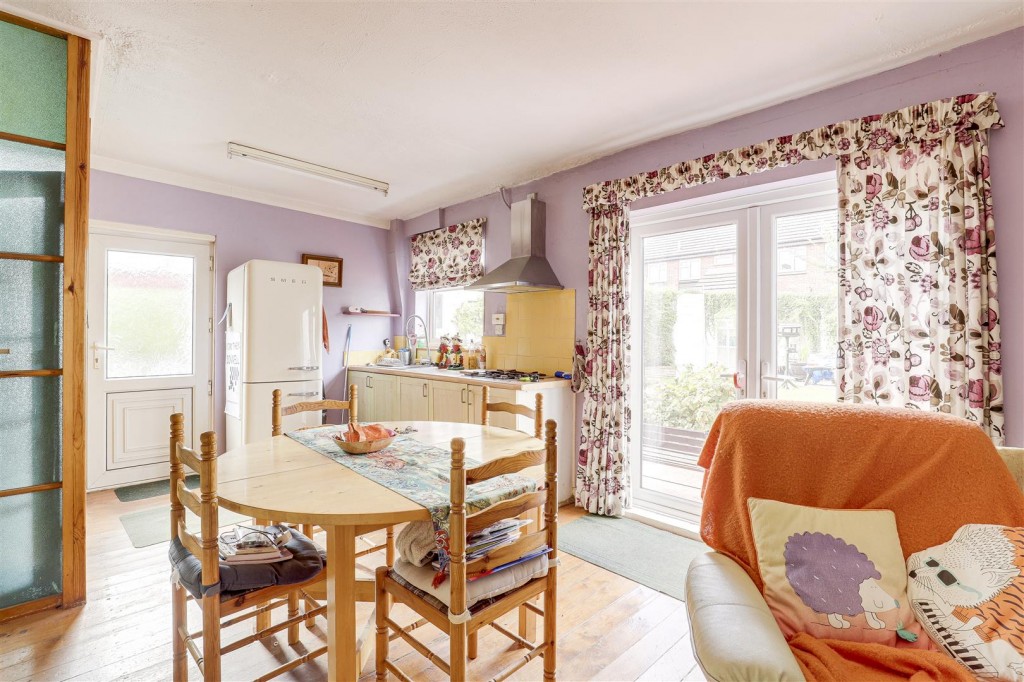 East Street, Long Eaton, DerbyshIre, NG10 2DH