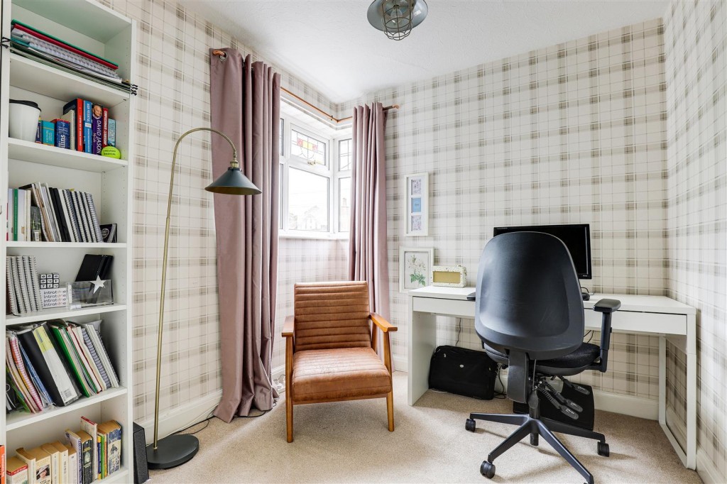 Highfield Road, Nuthall, Nottinghamshire, NG16 1BQ