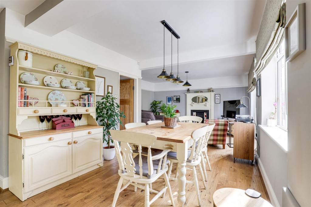 Highfield Road, Nuthall, Nottinghamshire, NG16 1BQ