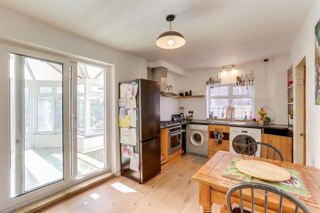 Roseleigh Avenue, Mapperley, Nottinghamshire, NG3 6FJ