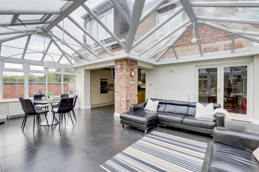 Nottingham Road, Trowell, Nottinghamshire, NG9 3PP