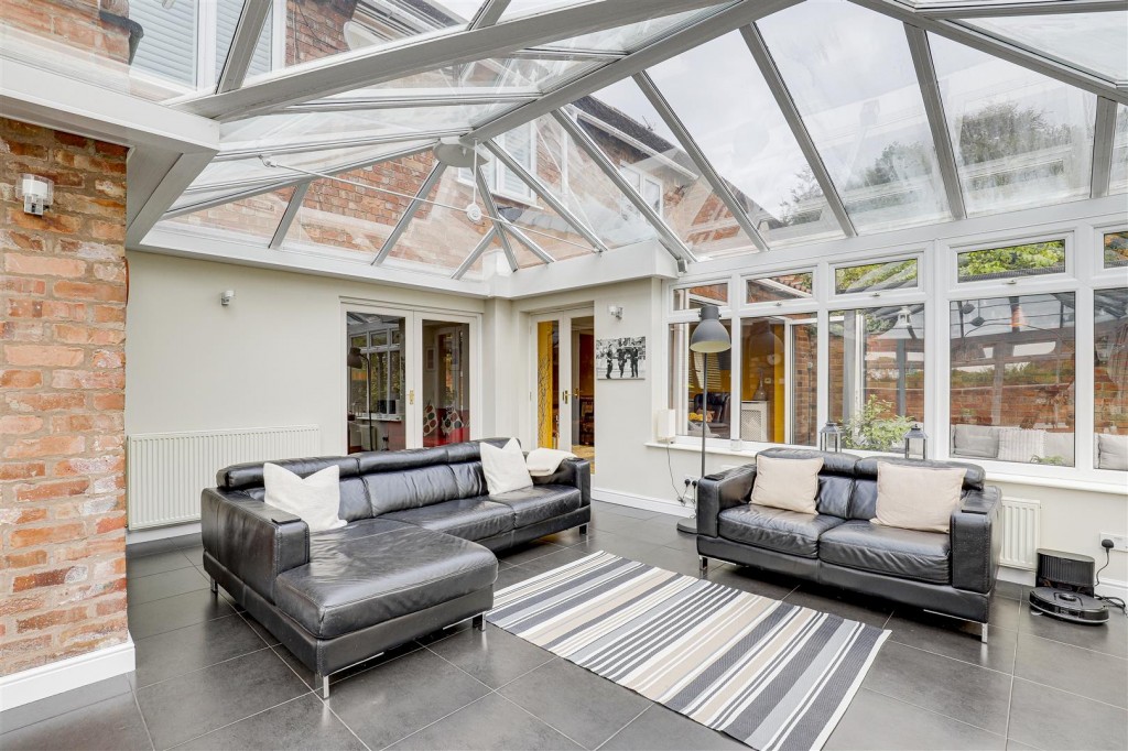 Nottingham Road, Trowell, Nottinghamshire, NG9 3PP