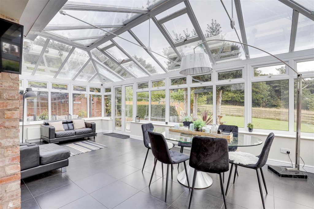 Nottingham Road, Trowell, Nottinghamshire, NG9 3PP