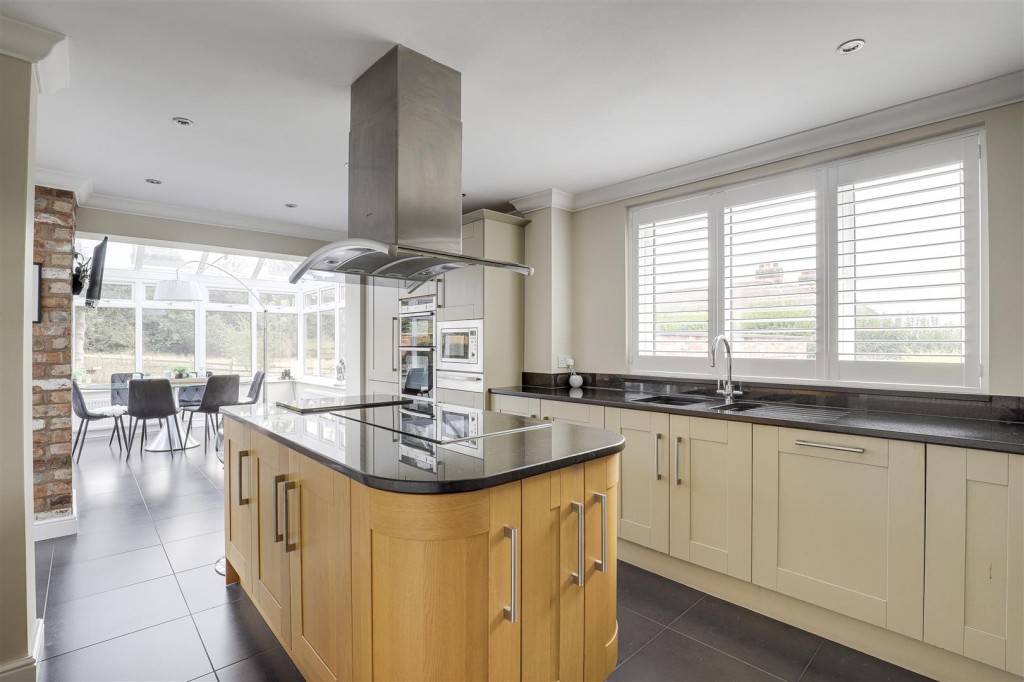 Nottingham Road, Trowell, Nottinghamshire, NG9 3PP