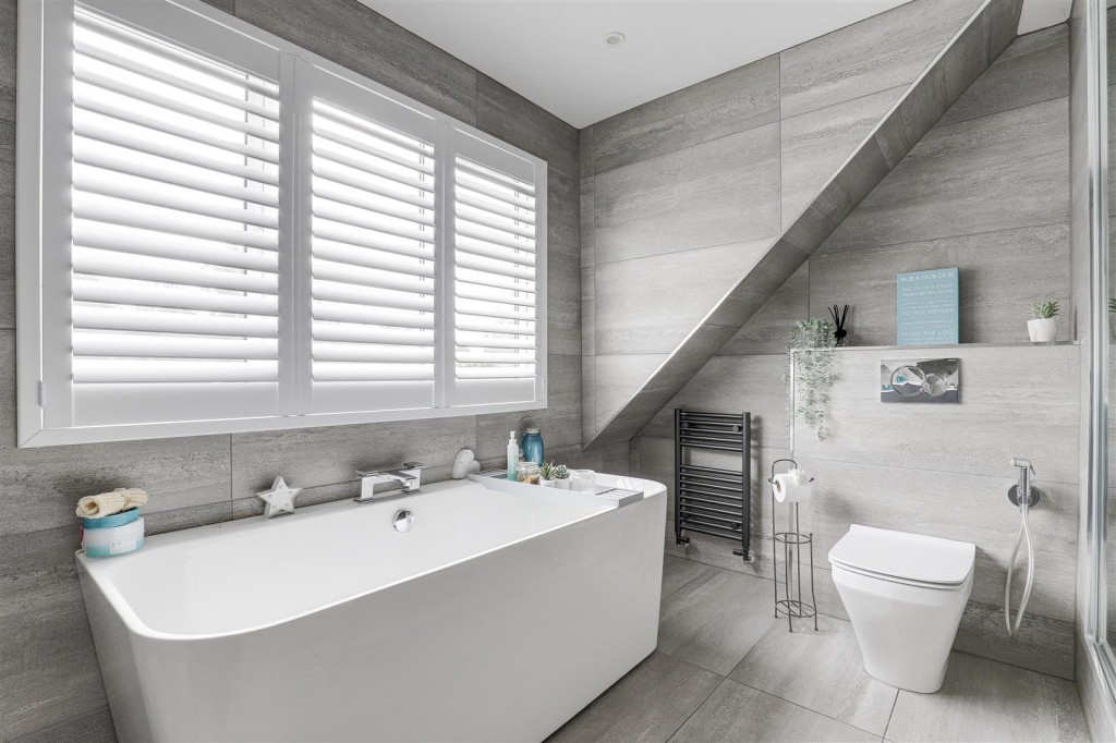 Nottingham Road, Trowell, Nottinghamshire, NG9 3PP