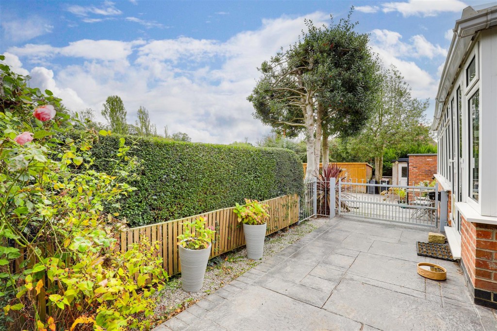 Nottingham Road, Trowell, Nottinghamshire, NG9 3PP